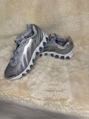 New Without Box (NWOB) Nike Air Max DN8 - womens 7
